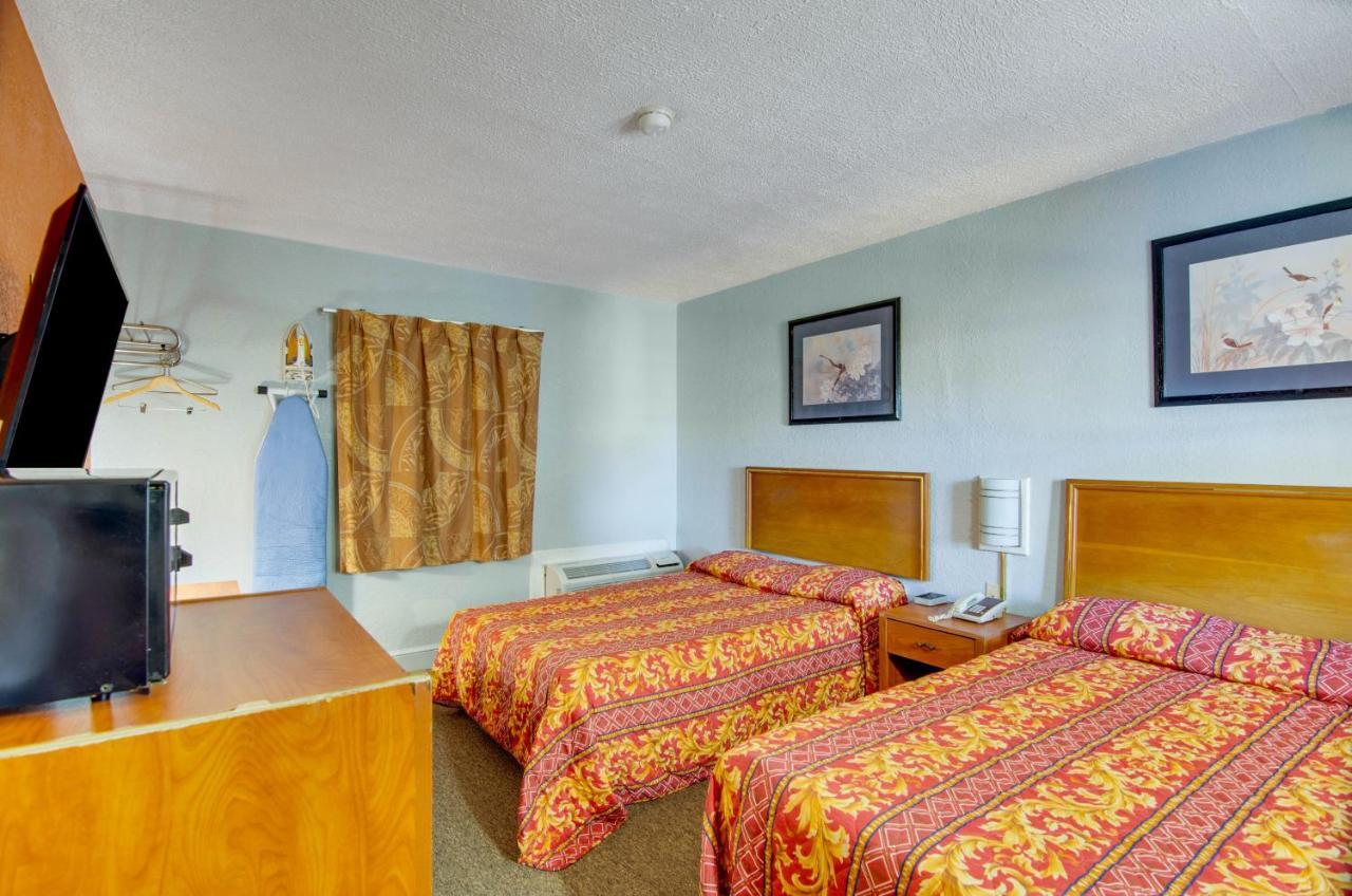 Scottish Inns Collinsville - Martinsville المظهر الخارجي الصورة