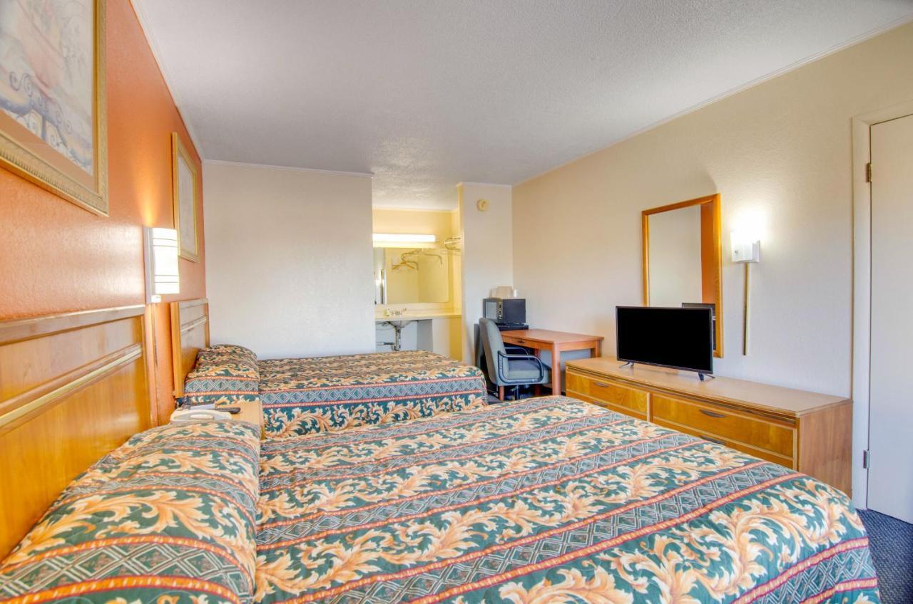Scottish Inns Collinsville - Martinsville المظهر الخارجي الصورة