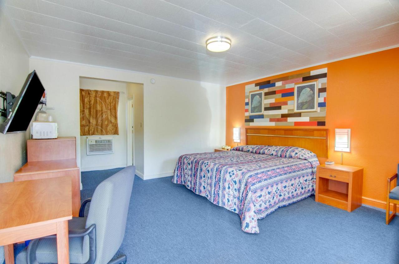 Scottish Inns Collinsville - Martinsville المظهر الخارجي الصورة